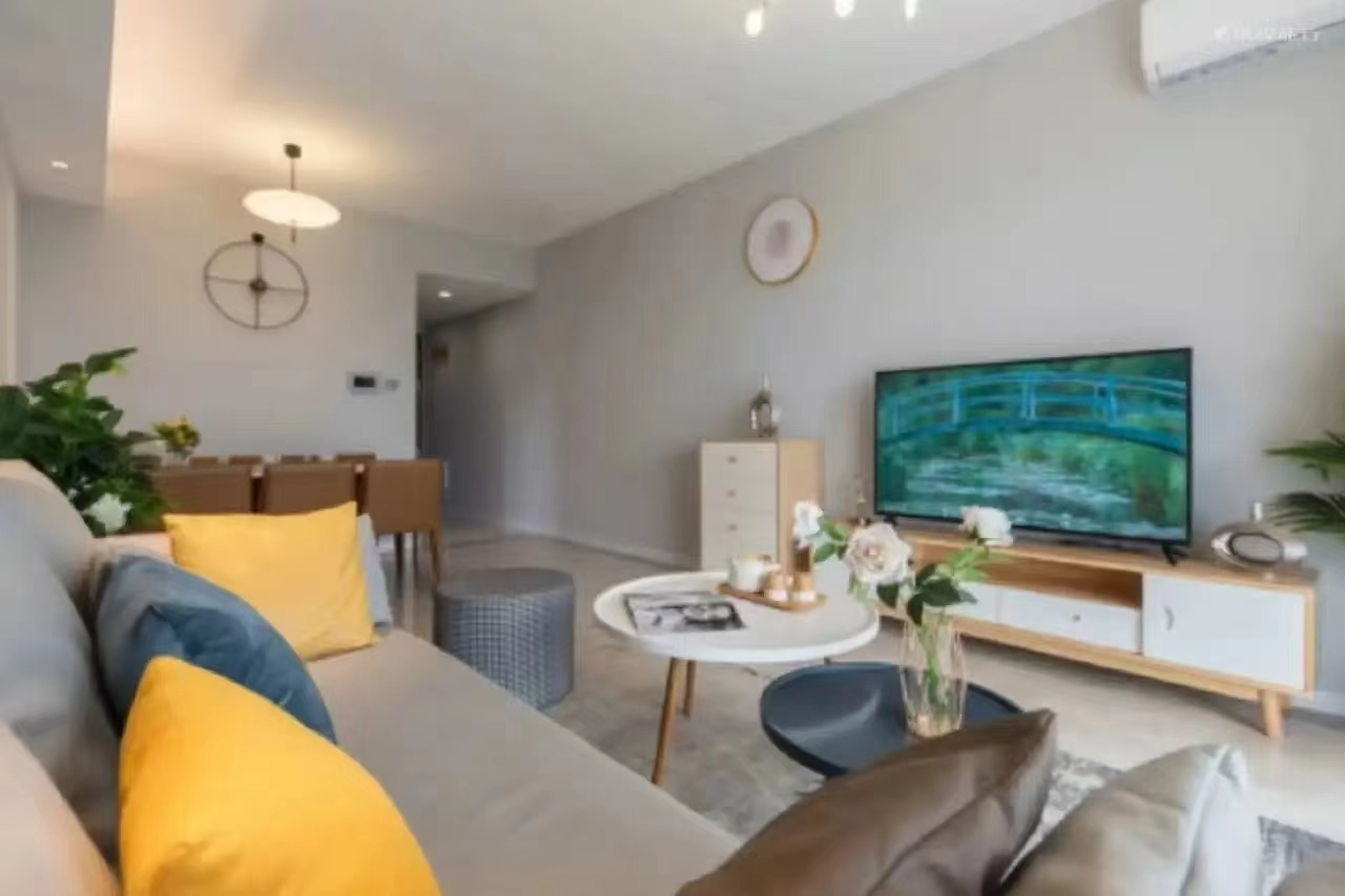 万阁套房酒店（绿地·樾湖生态园）